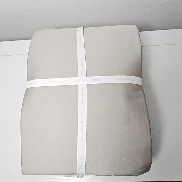 Boll & Branch Signature Hemmed Sheet Set / Pewter / King Size - Picture 4 of 5